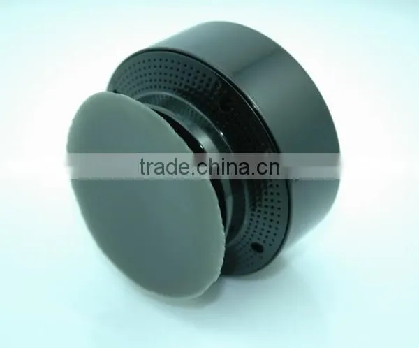 Outdoor or Home Can Used Portable Bluetooth Speaker photo-3