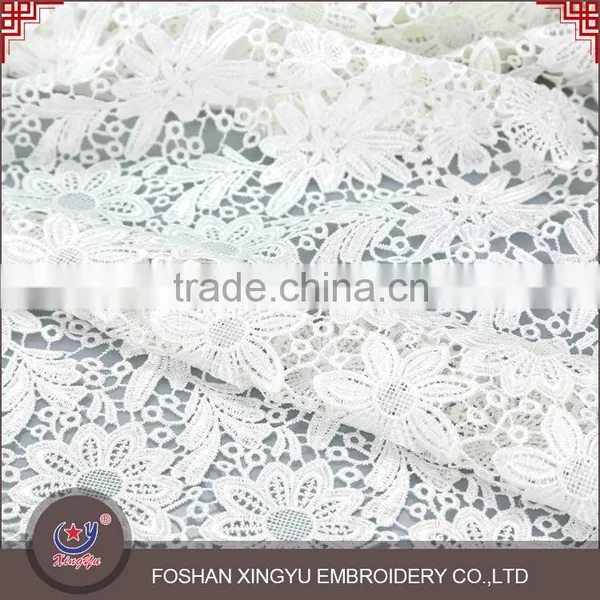 2016 Foshan the Most Professional Embroidery Factory 100% Polyester Chemical White and Black Chantilly Lace photo-4