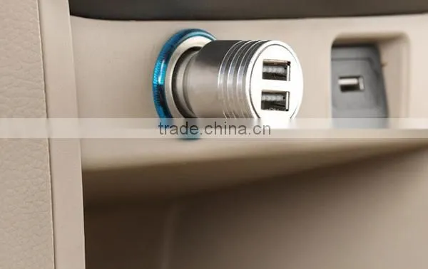 Dual USB-Port Car Charger for Iphone 6 6s Stainless Steel Safety Hammer photo-2