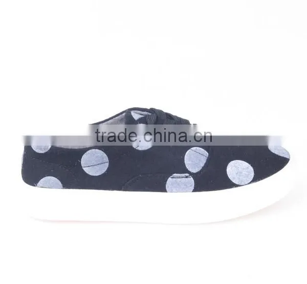 Sneaker With Felt Printed With Dot