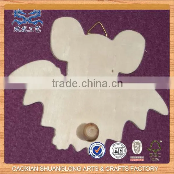 New Design Carved Wooden Wall Hanger for Children Clothing