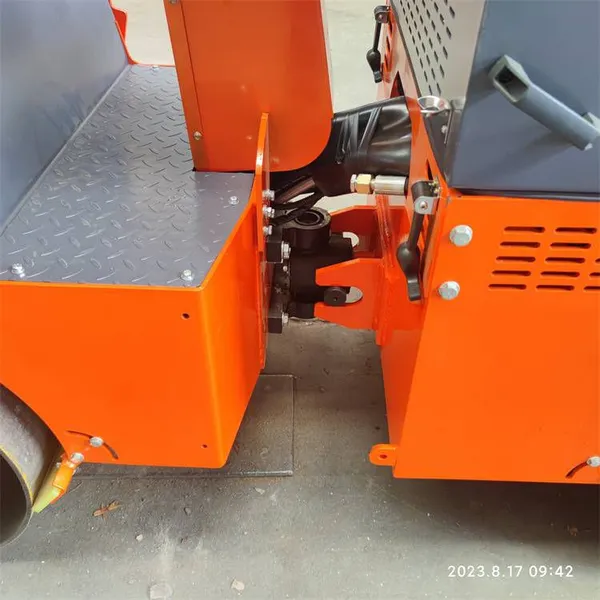 800 Double Steel Wheel Roller, 1.5t Ride-on Ground Compactor, Remote-controlled Asphalt Repair Trench Foundation Leveling photo-5