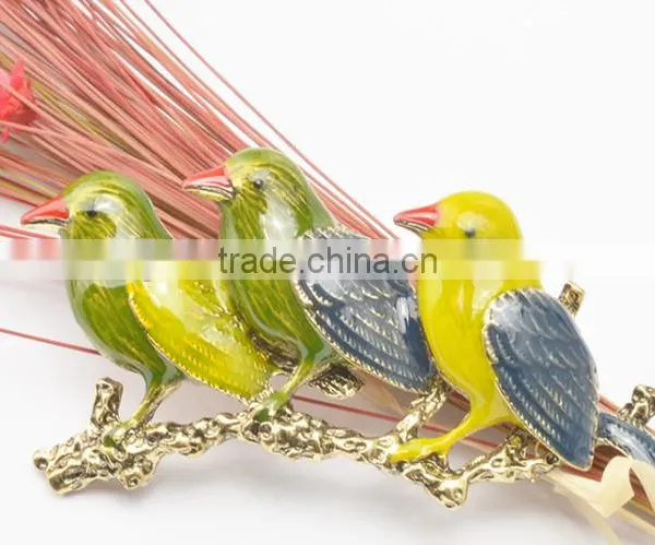 Gold Plated Three Birds On The Brunch Christmas Brooch photo-3