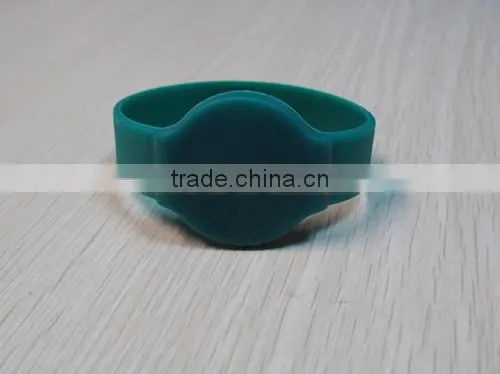New Design NFC RFID UHF RFID Wristband photo-2