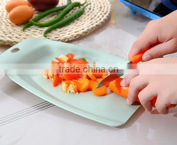 Multi-function Plastic Cutting Board With Hook photo-3