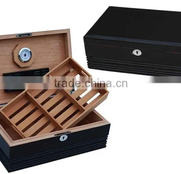 Handmade Spanish Cedar 100 Pieces Cigar Humidor With Tray photo-5