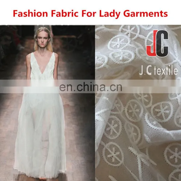 High Quality 100% Polyester Lace Fabric Ladies Fashion Fabric photo-2