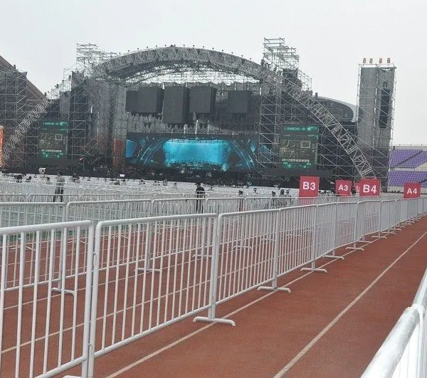 Durable Galvanized Steel Barrier Both Curved Feet Rugged Welded Steel Construction Crowd Control photo-4