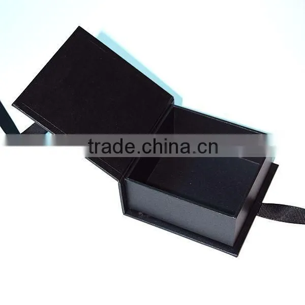 Black Packaging Paper Gift Box With Ribbon photo-4