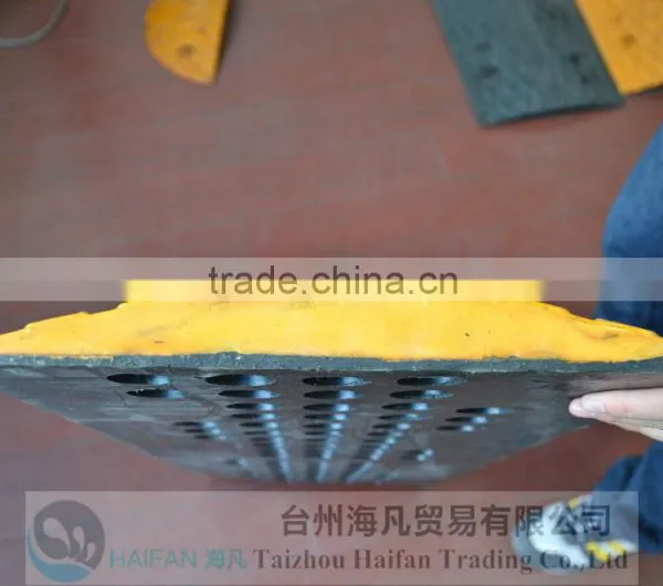500*320*40mm Rubber Speed Bump Used in Intersection/durable Reflective Speed Bump for Crossroads/protable Speed Hump photo-5