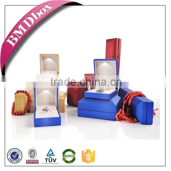 Exquisite Colorful Plastic Ring Box Jewelry With Led Light photo-6