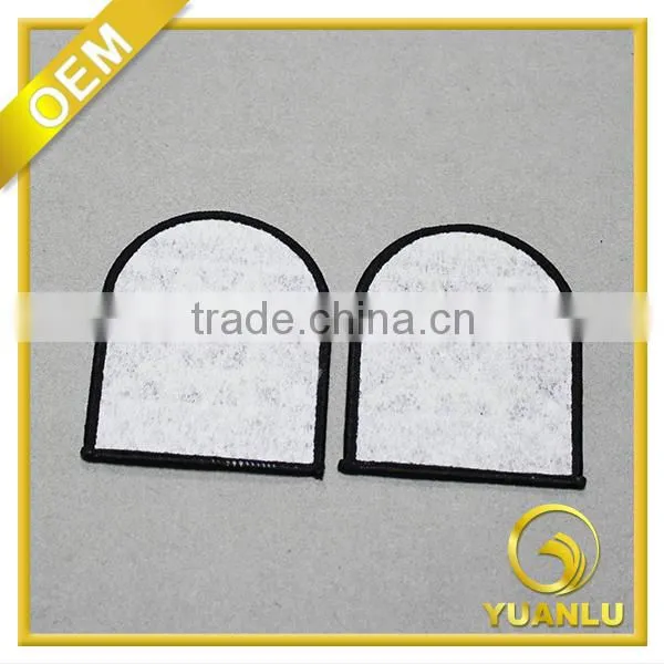 Eco-friendly Customized Clothing Embroidery Woven Label photo-3