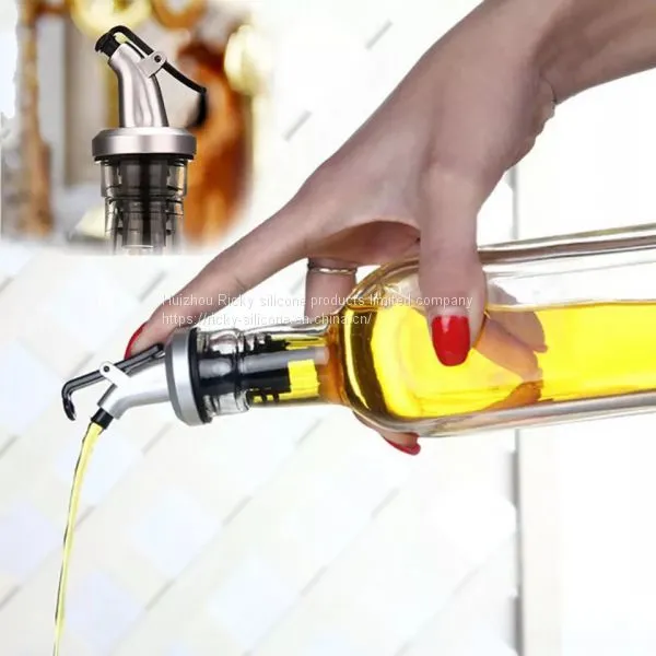 Olive Oil Sprayer Liquor Dispenser Wine Pourers Flip Top Stopper Kitchen Tools Eco-friendly Silicone Plastic Tools Outil de Cuis photo-2