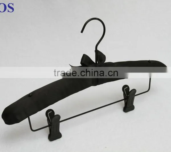 Black Color Popular Fabric Clips Hanger