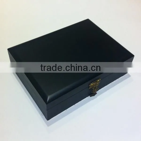 Black Leather Jewelry Showcase Collection photo-4