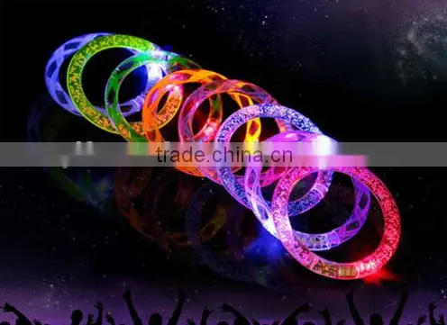 100 PCS Light Up Acrylic Bracelets Wristbands LED Flashing Rave Party Favors EDC