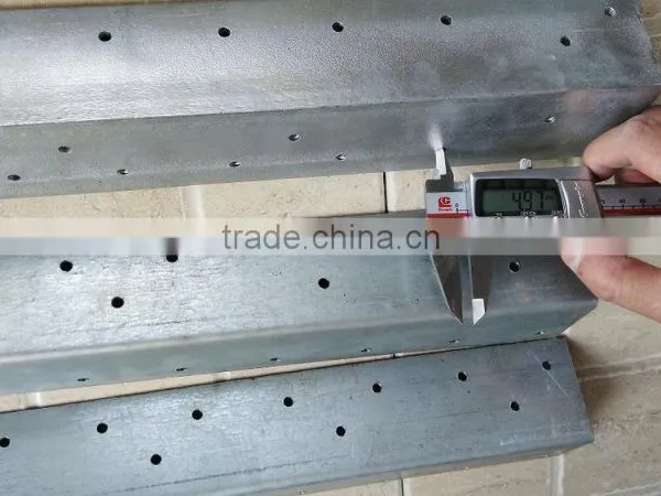 Hot Rolled Steel Angle Bar With Punched Holes photo-3