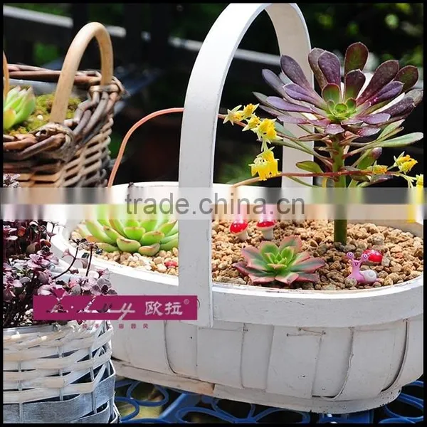 Oval Wooden Chip With Movrable Handle Baskets