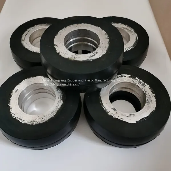 Production and Supply of Rubber Coated Roller Iron Core Coated Rubber Roller Can be Customized