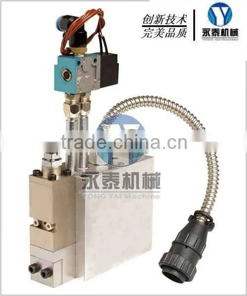 Hot Melt Glue Machine to Use Women's Sanitary Napkins photo-3