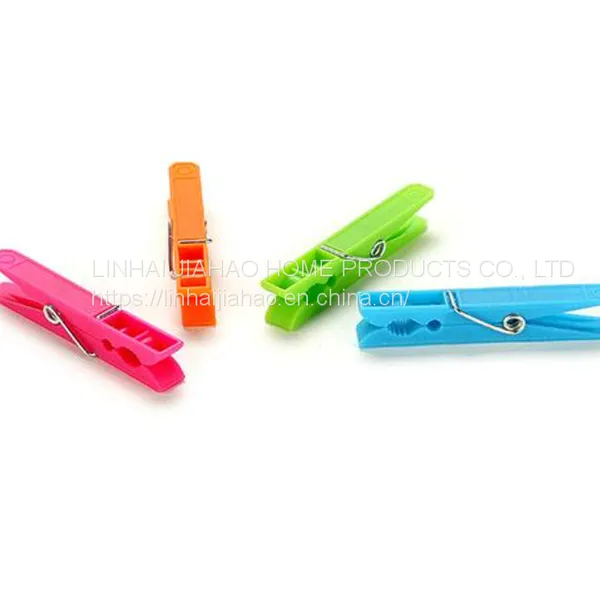 Plastic Clothes Pegs