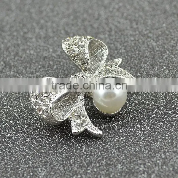 Best Selling Sweet High-Grade Korean Bow Of Pearl Zircon Brooch photo-5