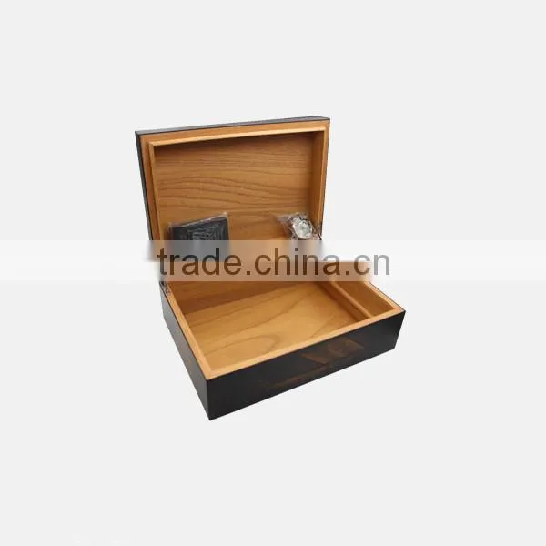 Matte Lacquer Spanish Cedar Cigar Humidor photo-4
