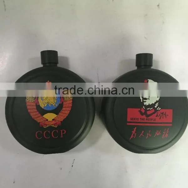 42oz Round Hip Flask With Print Logo and Spray Pain Coating Then in Leather Bag. photo-5