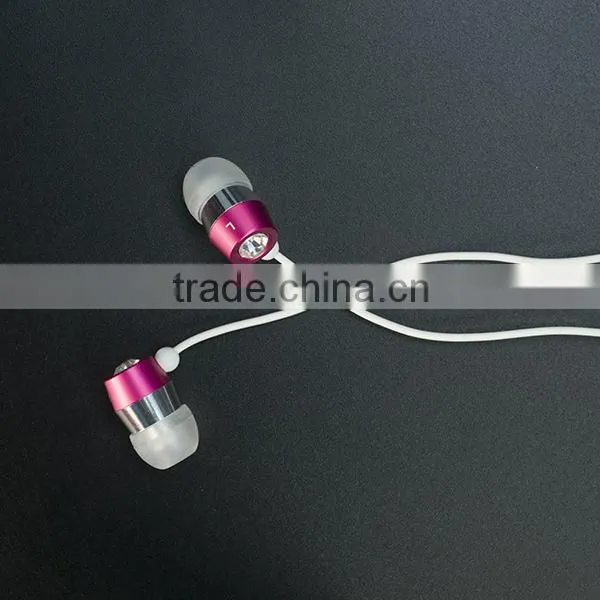 Metal Earphone With Good Quality photo-3