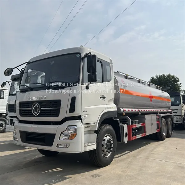 Oil Truck Tanker Large Capacity Oil Field Tanker photo-4