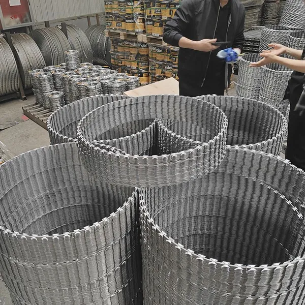Galvanized Razor Barbed Wire Galvanized Iron Wire Cross Razor Barbed Wire Coil