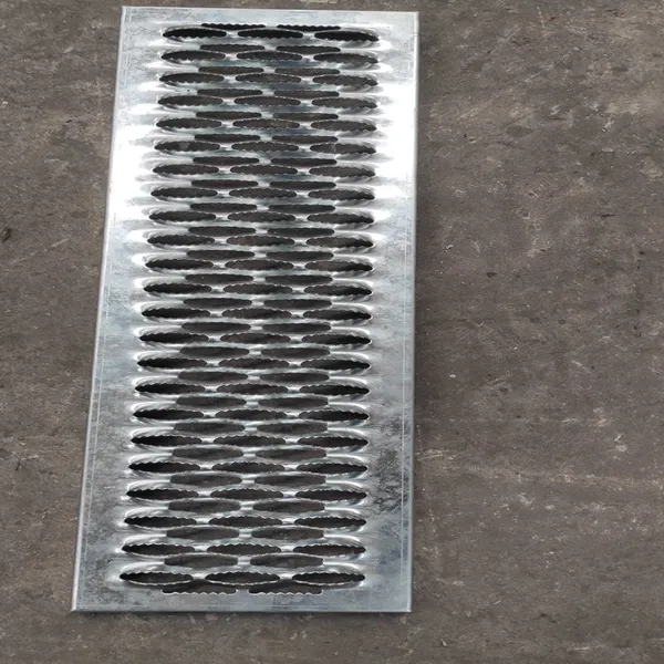 Industrial Safety Anti-slip Products, Galvanized Alligator Mouth Anti-slip Plate, Stair Tread, Perforated Plate photo-5