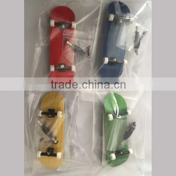 Factory in Stock Wooden Skateboard Deck Truck and Wheels Complete Finger Skateboard Truck With Bearing Wheels