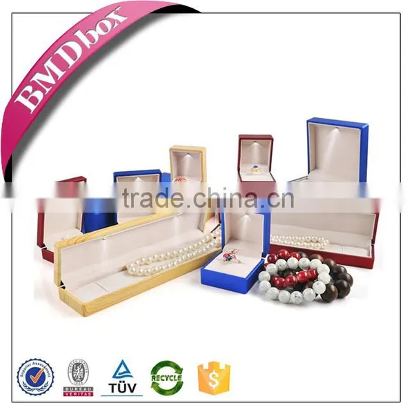 Exquisite Colorful Plastic Ring Box Jewelry With Led Light photo-4