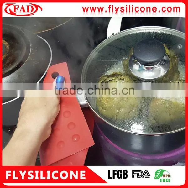 Non-slip Designed Flexible Heat Resistant Silicone Pot Holder With Private Label photo-3