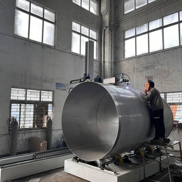 Lu Ye Welding специализируется на производстве танковых установок и уже много лет занимается производством машин для сварки окружных швов танков.