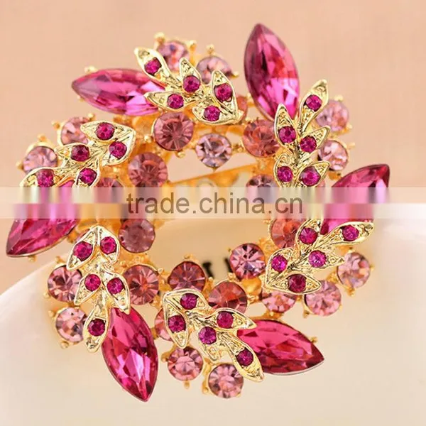 Crystal-studded Chic Wreath Brooch Scarf Ring High-end Apparel Accessories Jewelry photo-4