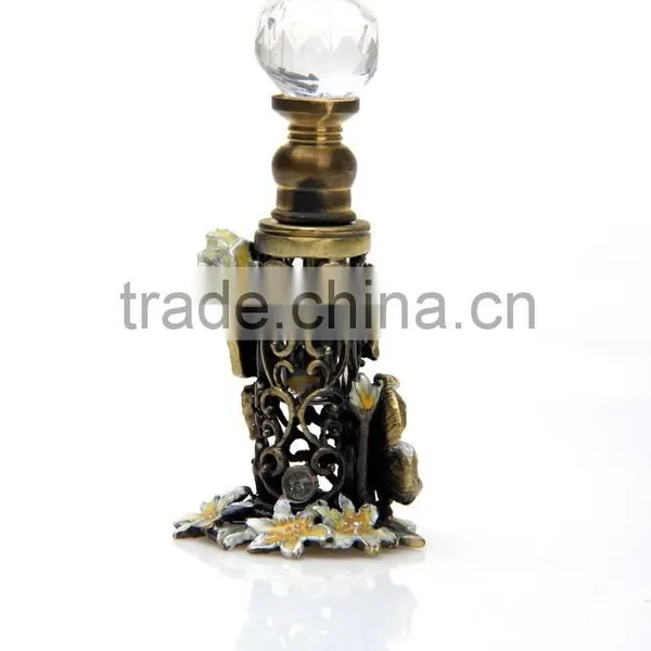 Cosmetic Glass Bottle Manufacturers Vintage Fancy Glass Perfume Bottle With Metal Shell Shaped Stopper From China Supplier photo-3