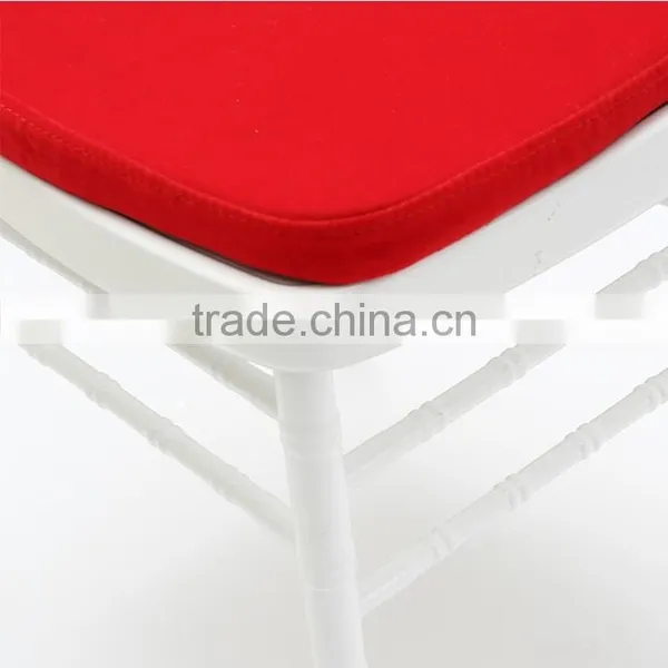 White Colour Chair and Red Cushion Set With Garden Furniture Outdoor photo-3