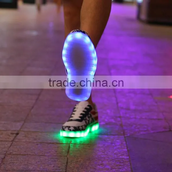 2015 Popular China Wholesale Kids Led Flash Shoes