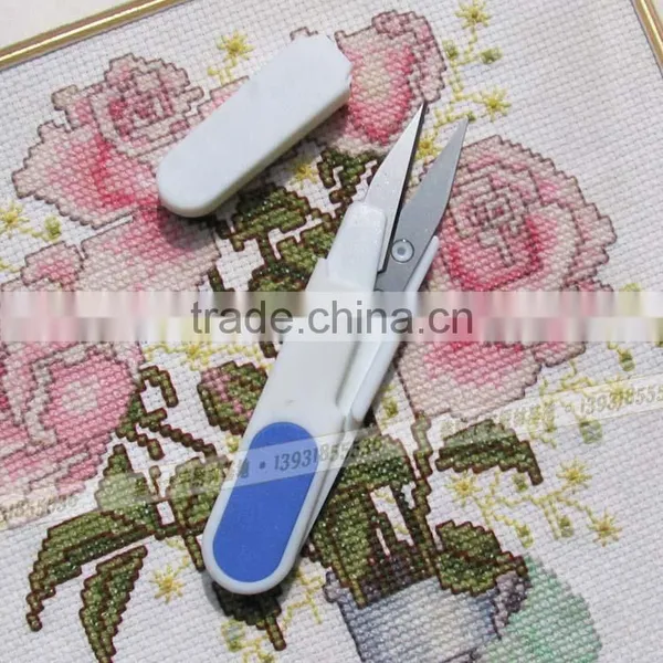Wholesale Sewing Craft Tools Cross Stitch Mini Scissors With Cap Colorful photo-3