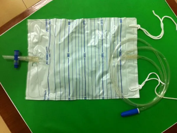 Medical Connector Drip Chamber Urine Bag Parts Mould photo-2