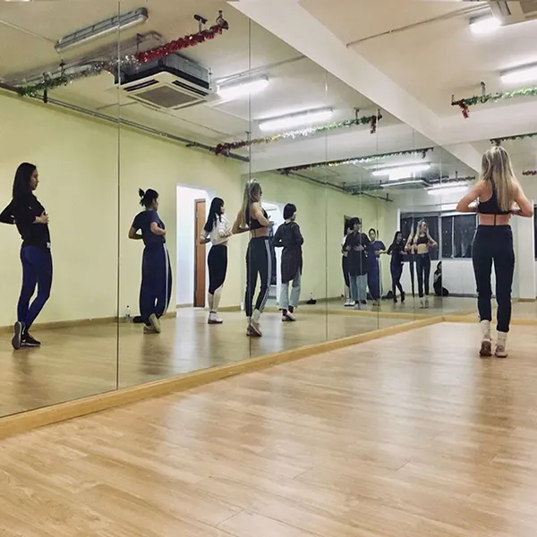 Hot Selling Luxury Dance Studio Full Wall Silver Decorative Mirror With Home Decor Safety Gym Tempered Glass Mirror photo-3