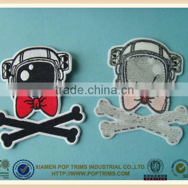 Custom Fashion Design Embroidery Patch photo-3