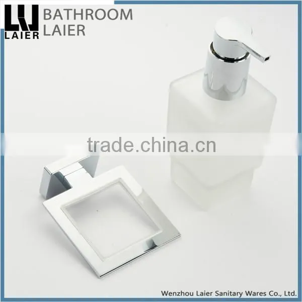 Simple Understated Design Zinc Alloy Chrome Finishing Bathroom Accessories Wall Mounted Soap Dispenser photo-3