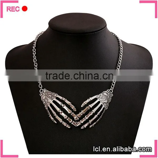 Gothic Necklace Skeleton Hand Pendant, for Carnaval Wholesale Gothic Imitation Jewelry photo-6