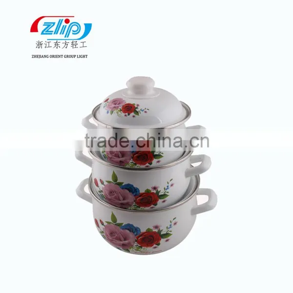 ENAMEL CASSEROLE