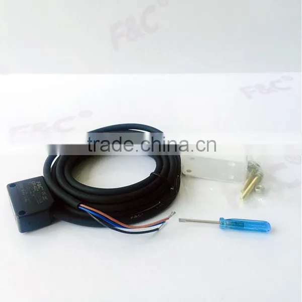 40cm Sensing Range Small Retangular PNP Diffuse Photoelectric Sensor photo-3