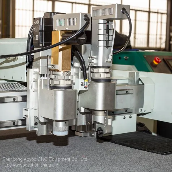 CNC Oscillating Knife Cloth Cutting Machines photo-3