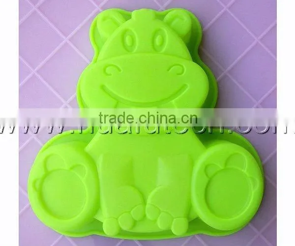 Lovely Cartoon Calf Bakeware Silicone Heart Cake Mold